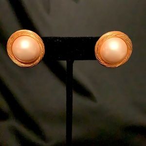 Trifari 80’s gold tone faux pearl earrings